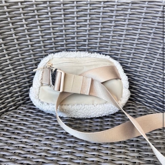 Lululemon Belt Bag - Picture 2 of 3